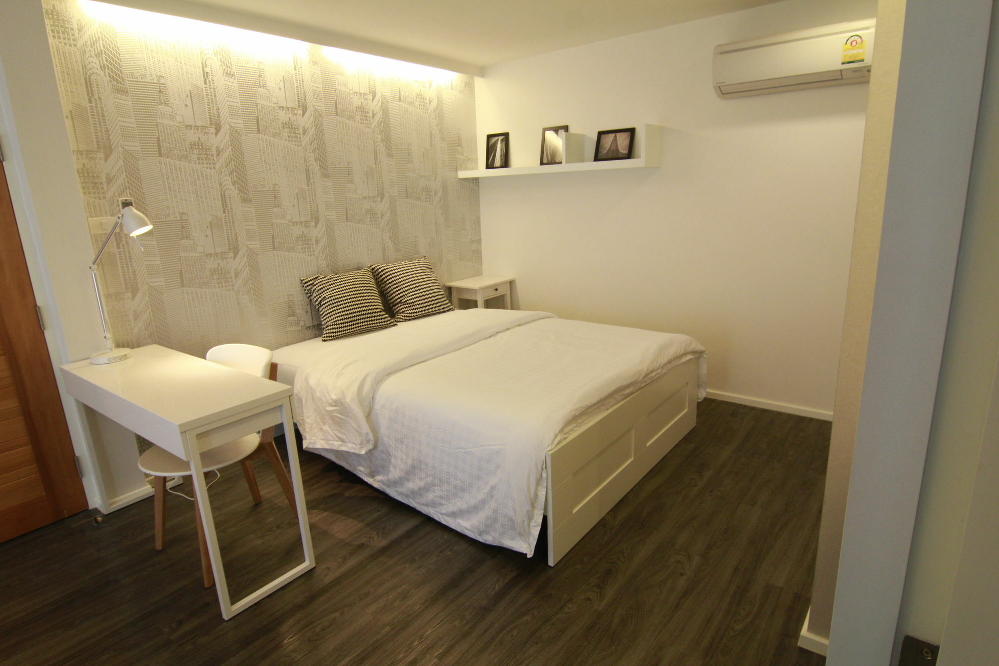 バンコク都 S Bloc Saladaeng Bed & Breakfast エクステリア 写真