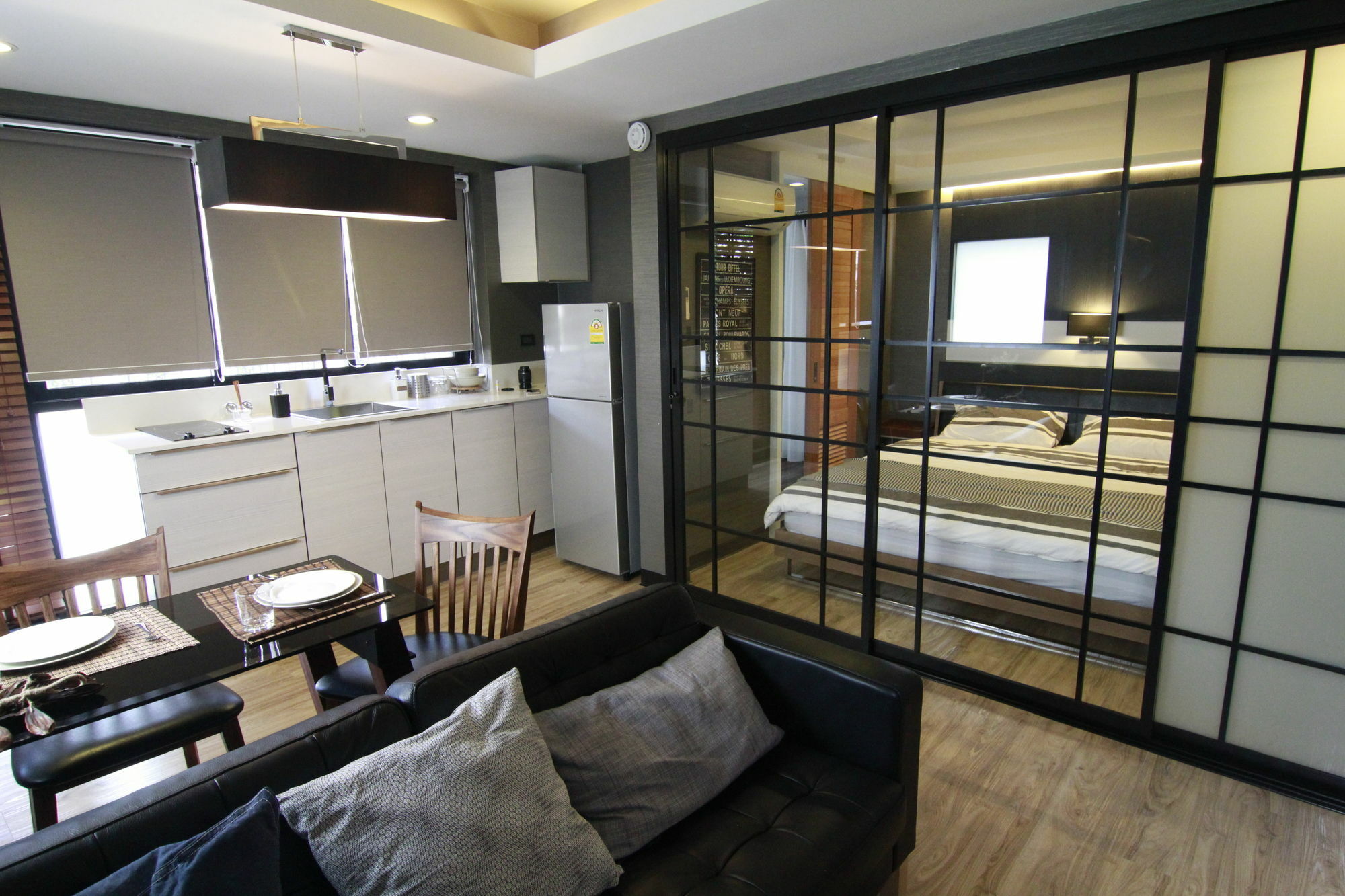 バンコク都 S Bloc Saladaeng Bed & Breakfast エクステリア 写真